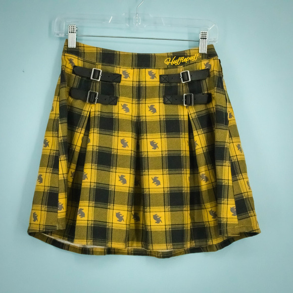 Harry Potter Wizarding World Size Small S Hufflepuff Plaid Pleated Mini Skirt - Picture 1 of 8